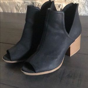 Heel bootie sandals